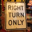 画像1: Vintage Road Sign "RIGHT TURN ONLY" (1)
