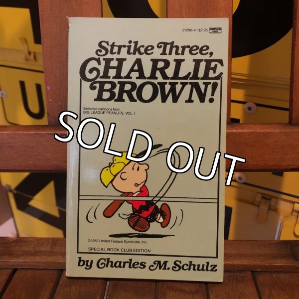 画像1: 80s Snoopy Comic Book "Strike Three CHARLIE BROWN！" (1)