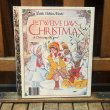 画像1: 1983s a Little Golden Book "The TWELVE DAYS of CHRISTMAS A Christmas Carol" (1)