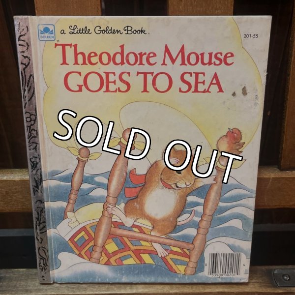 画像1: 1983s a Little Golden Book "Theodore Mouse GOES TO SEA" (1)
